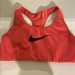 Nike sports bra size medium